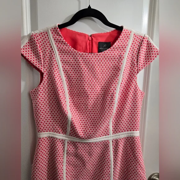 Adrianna Papell Guava Dot w/Contrast Ivory Piping U-Neck Texture Knit Dress - Picture 3 of 10